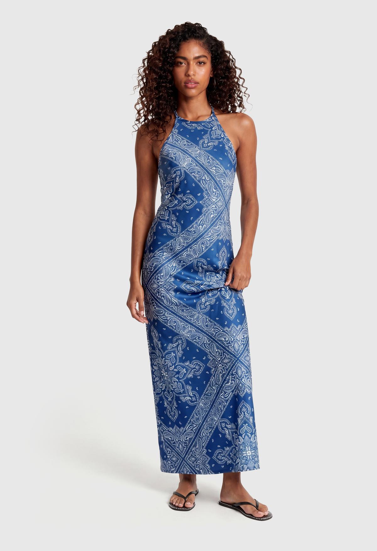 JUSTFAB__JFAP-R1852_TILE_BANDANA_PRINT_1_18